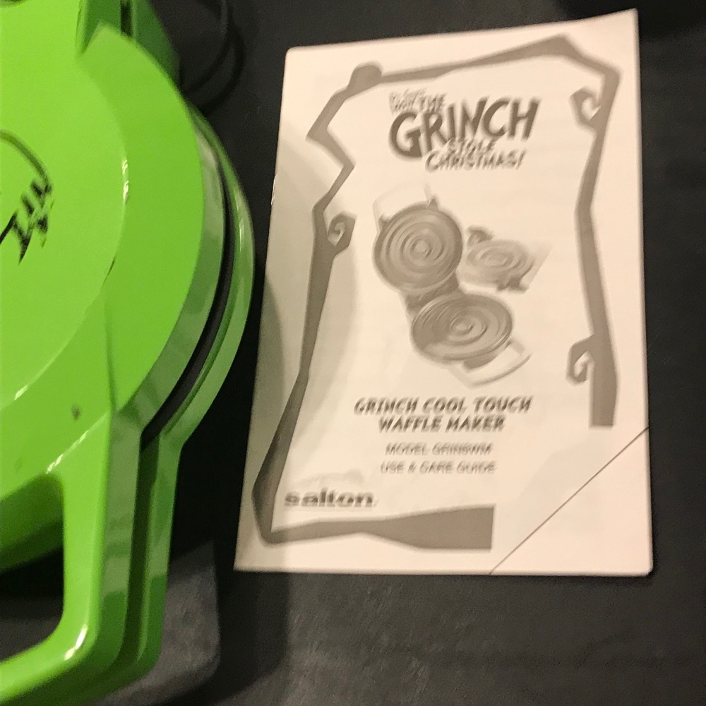 Grinch waffle iron green cartoon kid kitchen baking